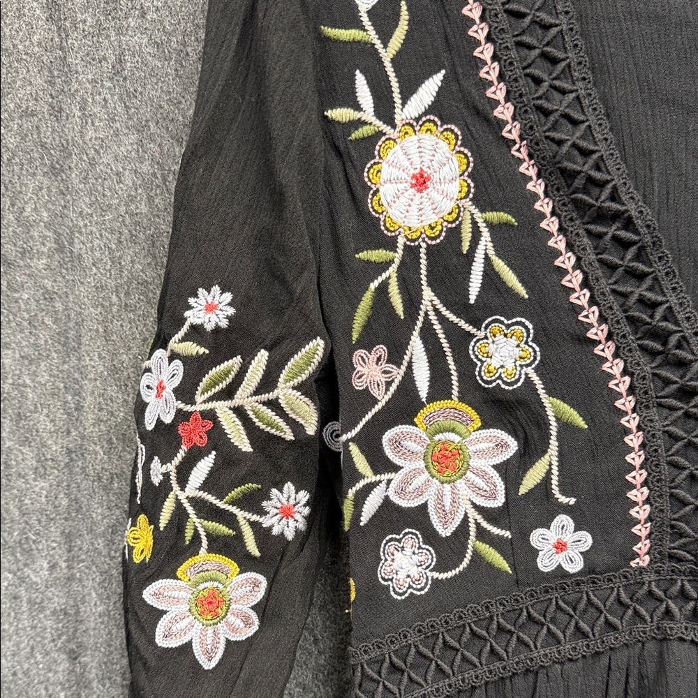 Audrey Parks by Francesca’s Chic Black Floral Embroidered Dress - Picture 4 of 6